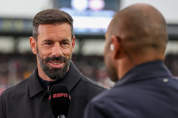 Leicester City manager Ruud van Nistelrooy